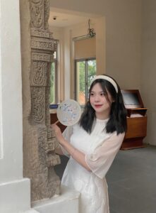 THÙY TRANG